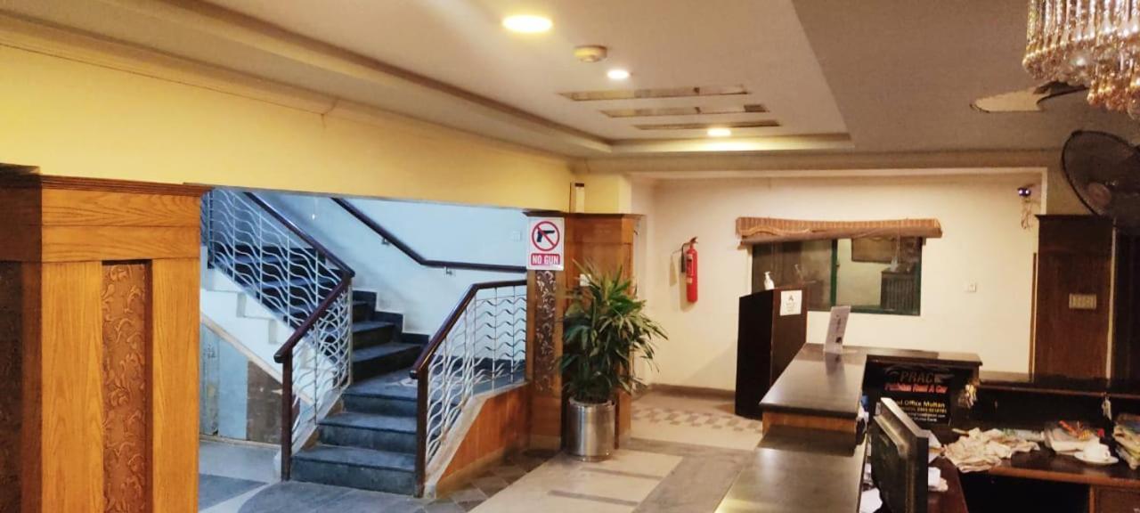 Hotel Multan Dış mekan fotoğraf