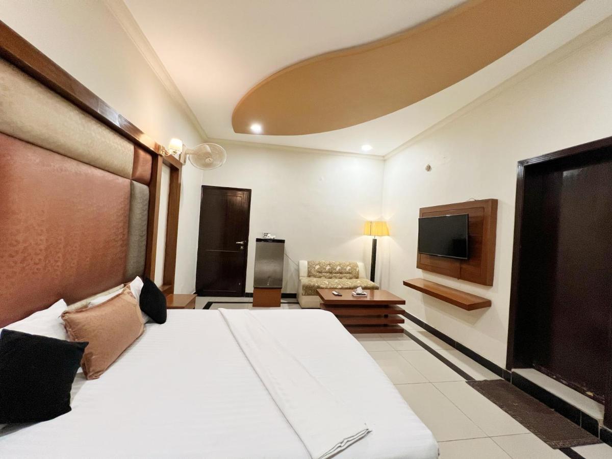 Hotel Multan Dış mekan fotoğraf