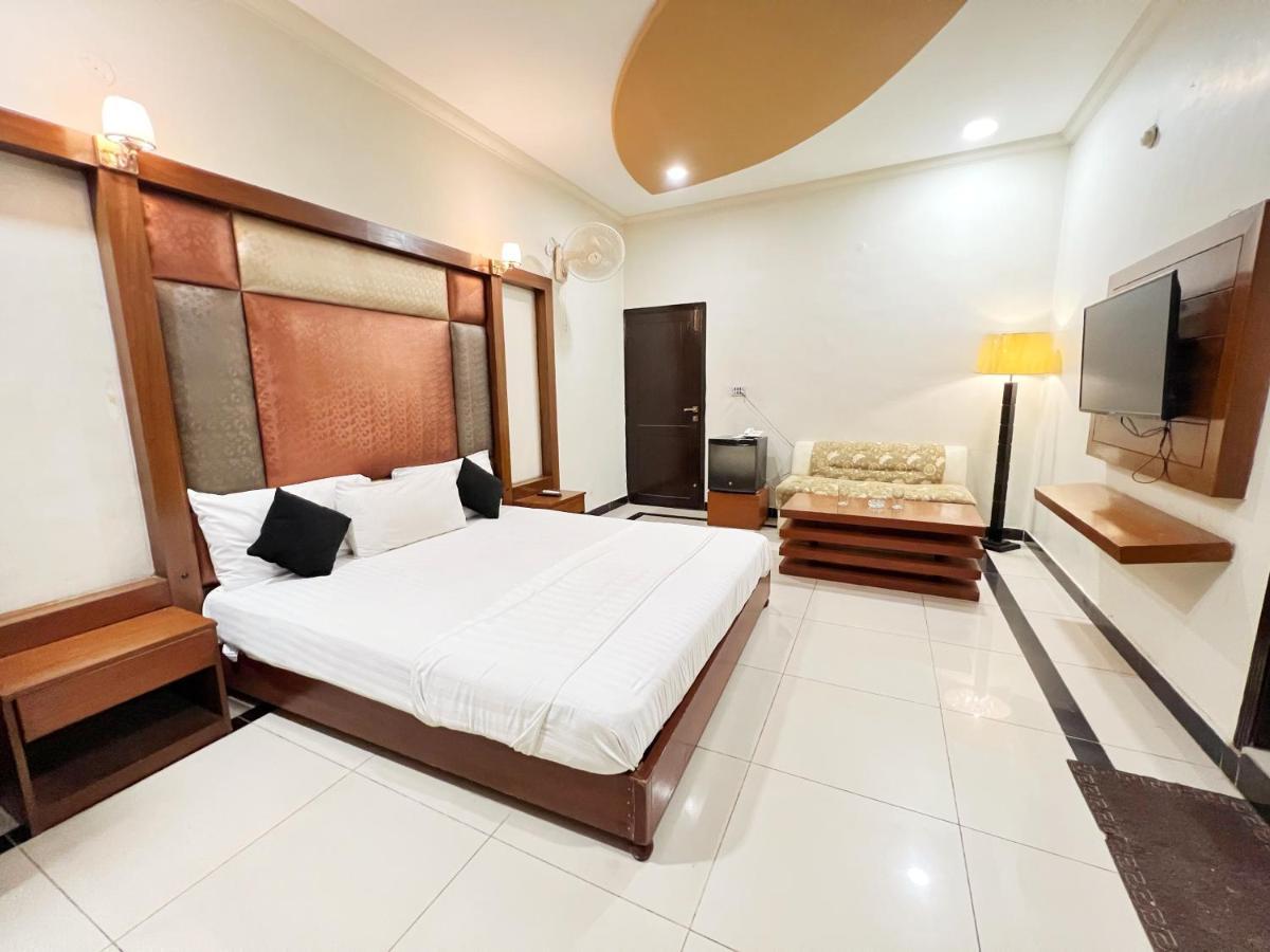 Hotel Multan Dış mekan fotoğraf