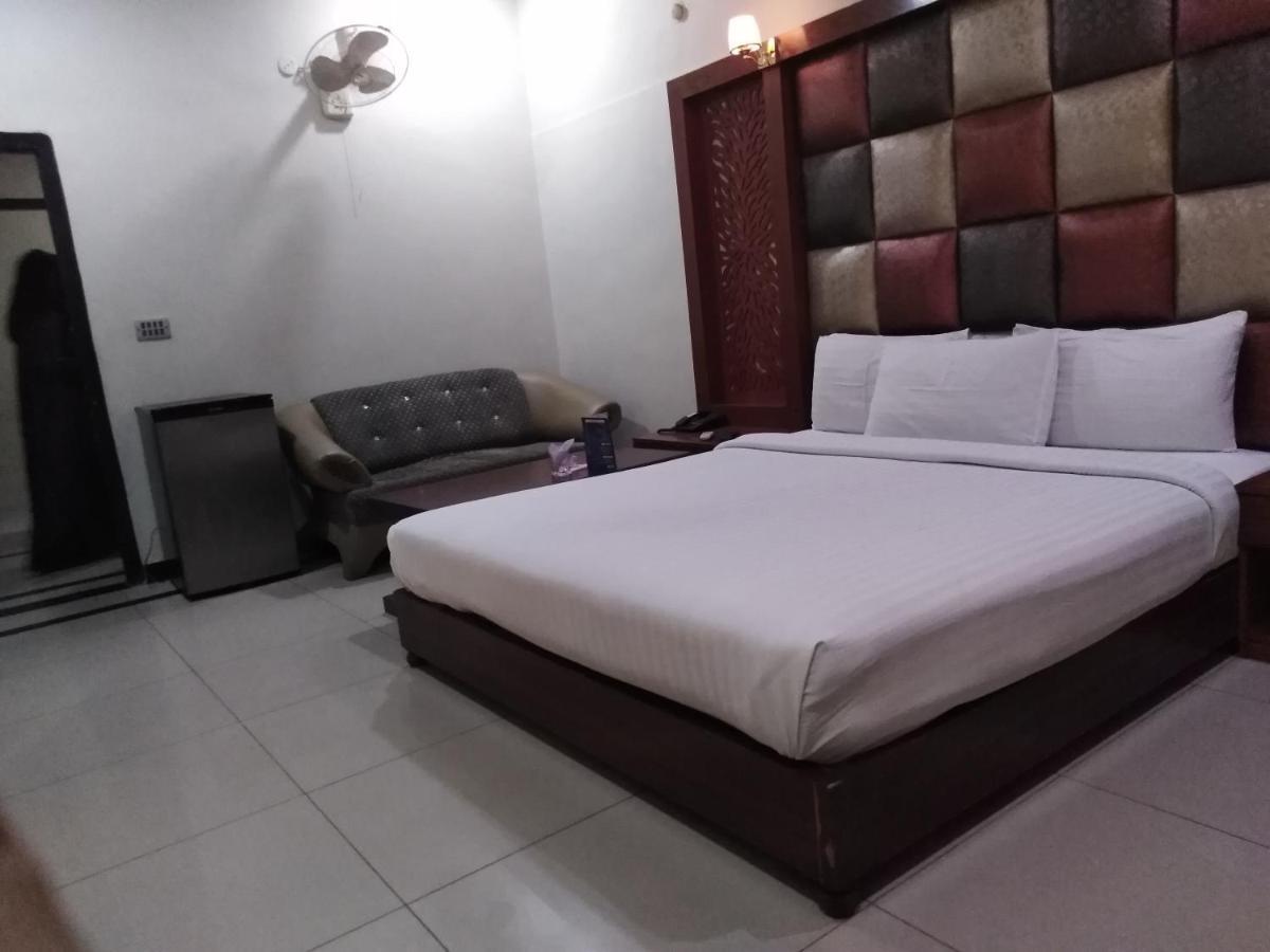Hotel Multan Dış mekan fotoğraf