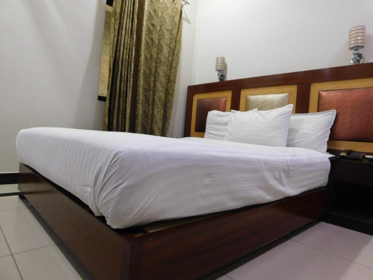 Hotel Multan Dış mekan fotoğraf